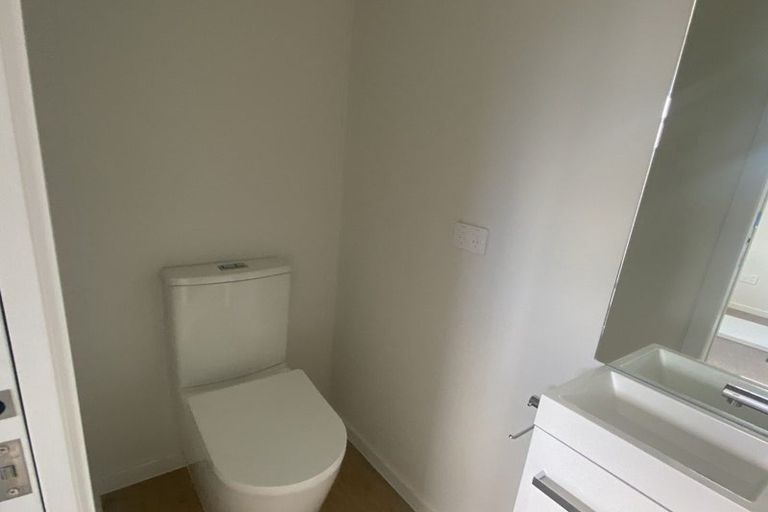 Photo of property in 4/18 Graham Avenue, Te Atatu Peninsula, Auckland, 0610