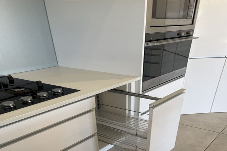 Photo of property in 2/13 Naviti Place, Browns Bay, Auckland, 0630