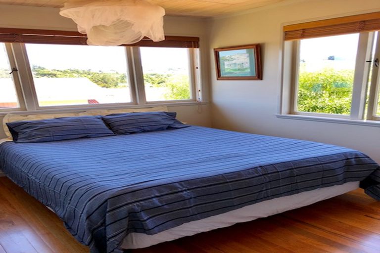 Photo of property in 22 Kendale Drive, Leigh, 0985