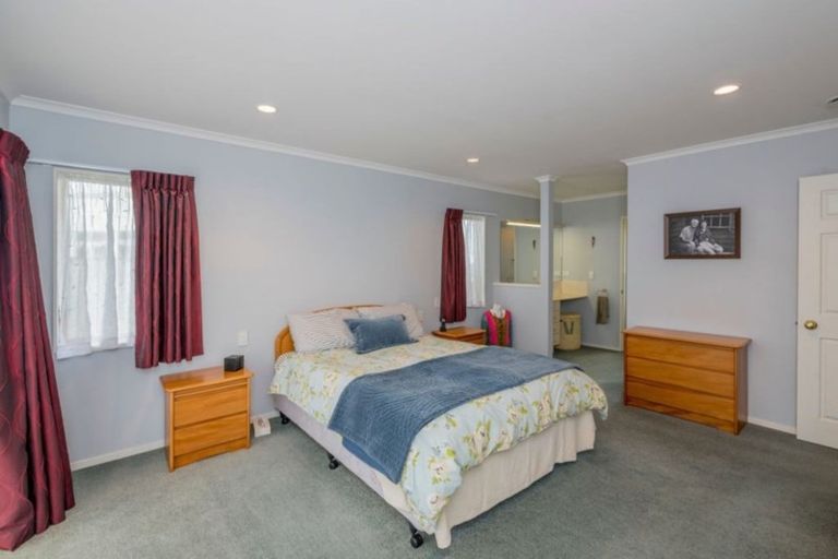 Photo of property in 7 Tararua Crescent, Otaki, 5512