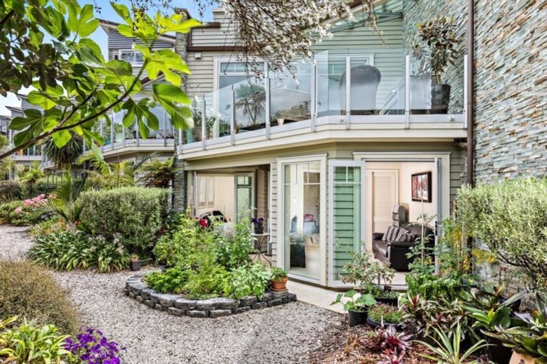 Photo of property in 28 Little Compton Mews, Snells Beach, 0920