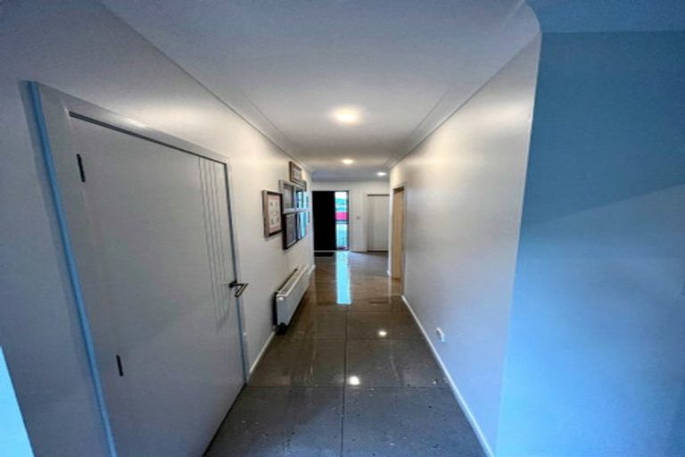 Photo of property in 8 The Track, Plimmerton, Porirua, 5026