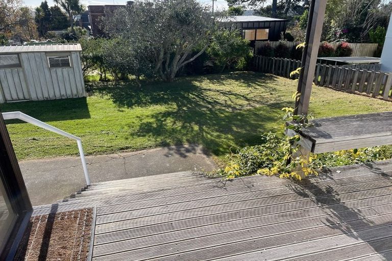 Photo of property in 1b Verbena Road, Birkdale, Auckland, 0626