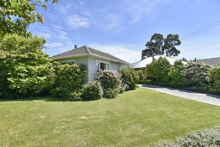 Photo of property in 6 Nyoli Street, Northcote, Christchurch, 8052