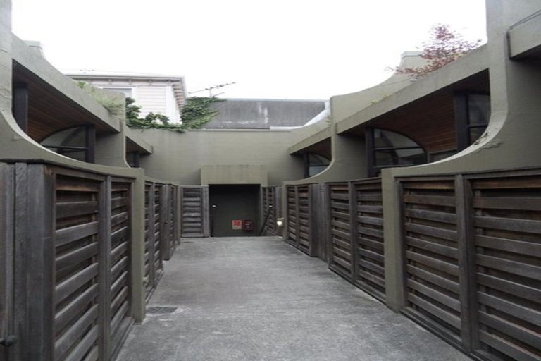 Photo of property in Mendosa Terraces Apartments, 14/9 Ebor Street, Te Aro, Wellington, 6011