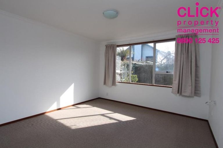 Photo of property in 84a Hargest Crescent, Saint Clair, Dunedin, 9012