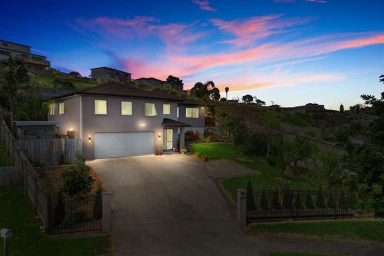 Photo of property in 36 Cape Vista Crescent, Pukekohe, 2120