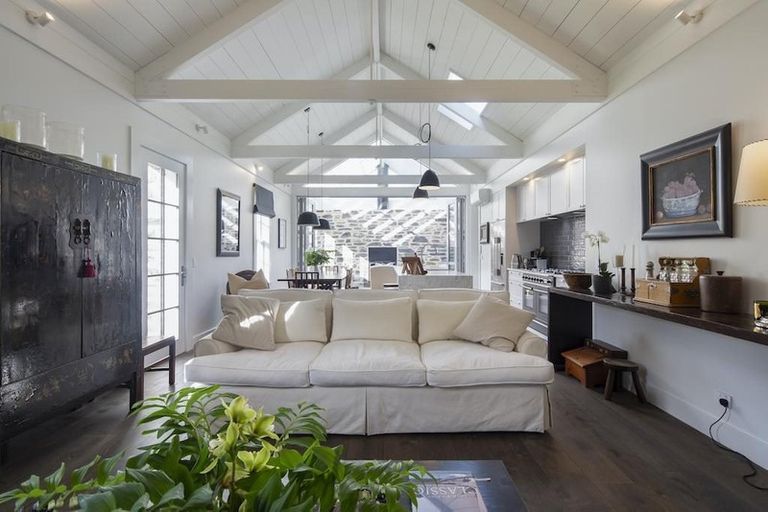 Photo of property in 32 Flynn Lane, Arrowtown, 9302