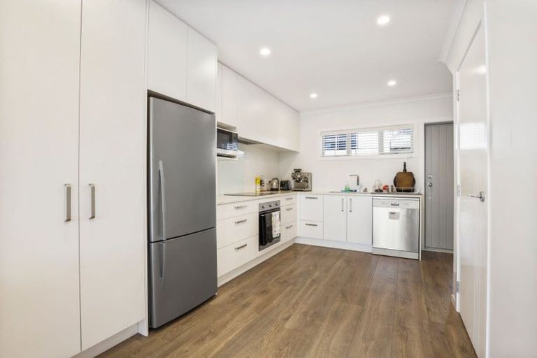 Photo of property in 15/19 Ruakiwi Road, Hamilton Lake, Hamilton, 3204