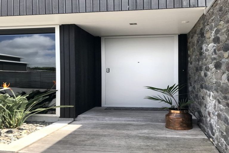 Photo of property in 9a Baring Terrace, Strandon, New Plymouth, 4312