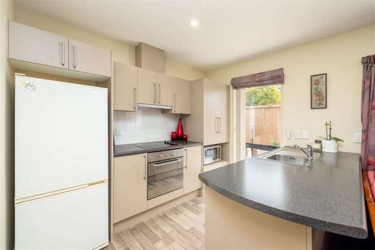 Photo of property in 3/123 Sawyers Arms Road, Northcote, Christchurch, 8052