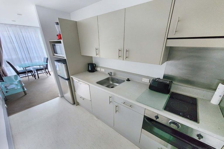 Photo of property in Terrace Heights Apartments, 2/163p The Terrace, Wellington Central, Wellington, 6011