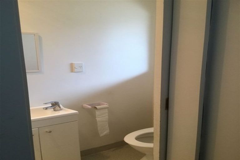 Photo of property in 1/1 Briar Way, New Lynn, Auckland, 0600