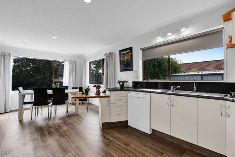 Photo of property in 8 Glamis Avenue, Bell Block, New Plymouth, 4312