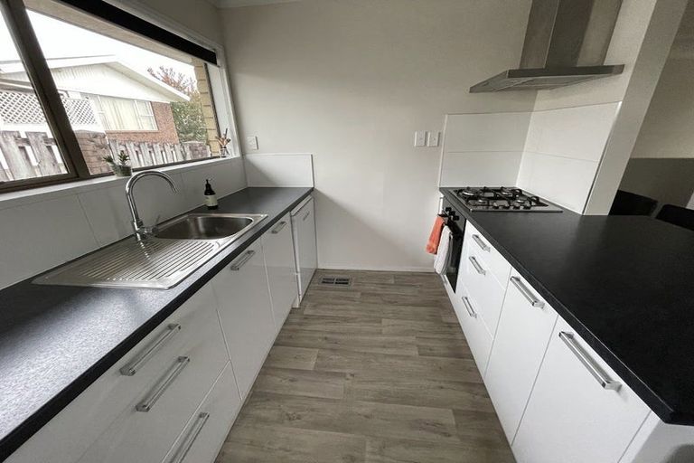 Photo of property in 34 Gilbass Avenue, Hamilton Lake, Hamilton, 3204