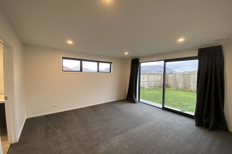 Photo of property in 64 Howden Drive, Jacks Point, 9371