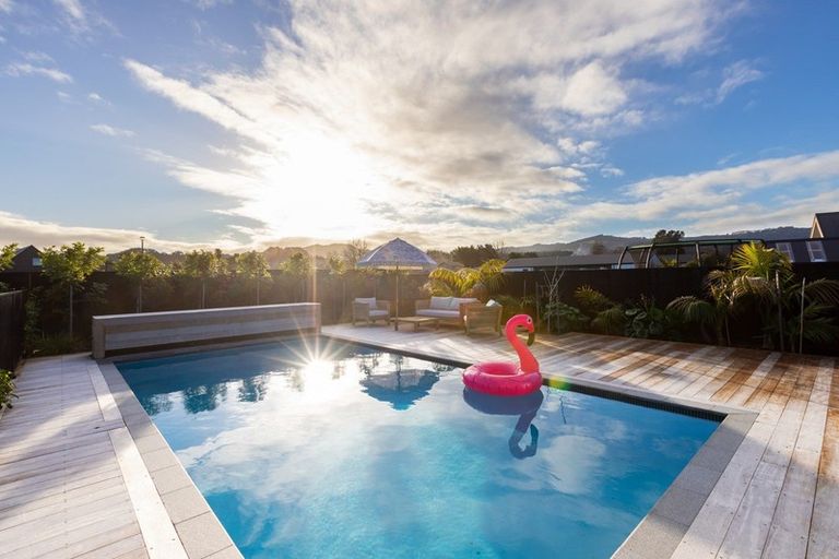 Photo of property in 8 Shearwater Lane, Point Wells, 0986