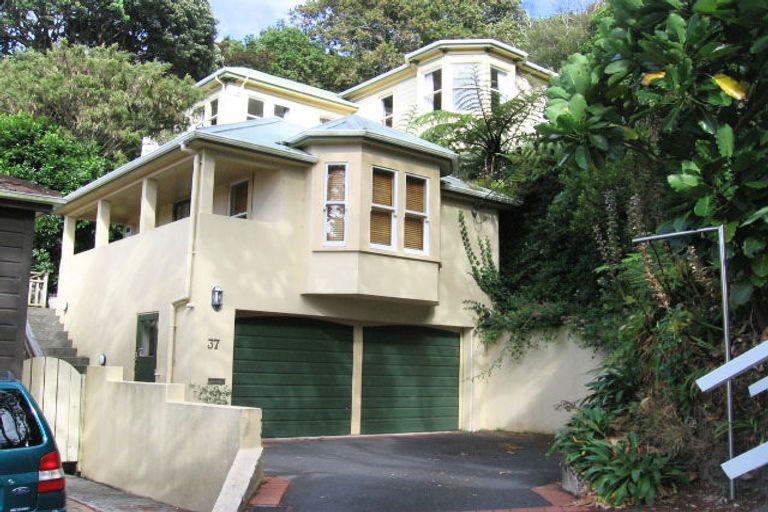 Photo of property in 37 Newman Terrace, Thorndon, Wellington, 6011
