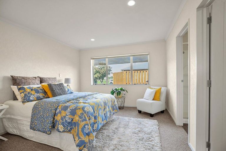 Photo of property in 18b Abergeldie Way, Cambridge, 3434