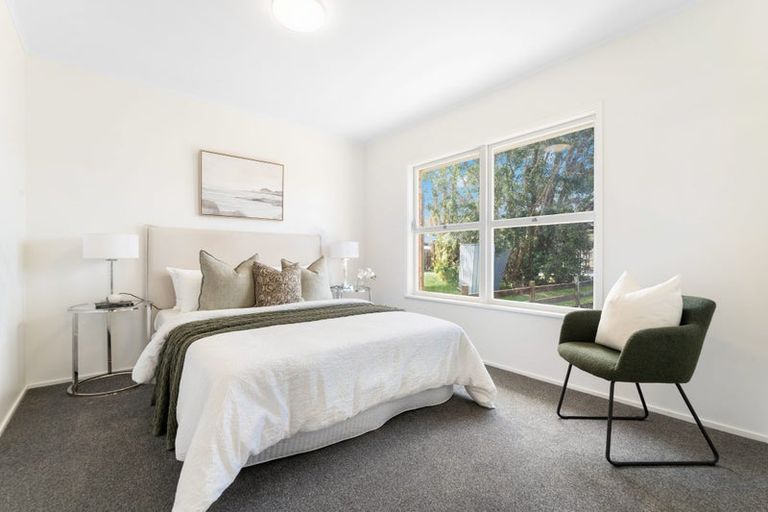 Photo of property in 2/14 Kapiti Place, Sunnynook, Auckland, 0620