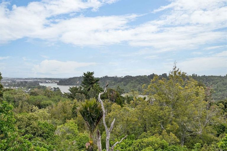 Photo of property in 2/19 Pemberton Avenue, Bayview, Auckland, 0629