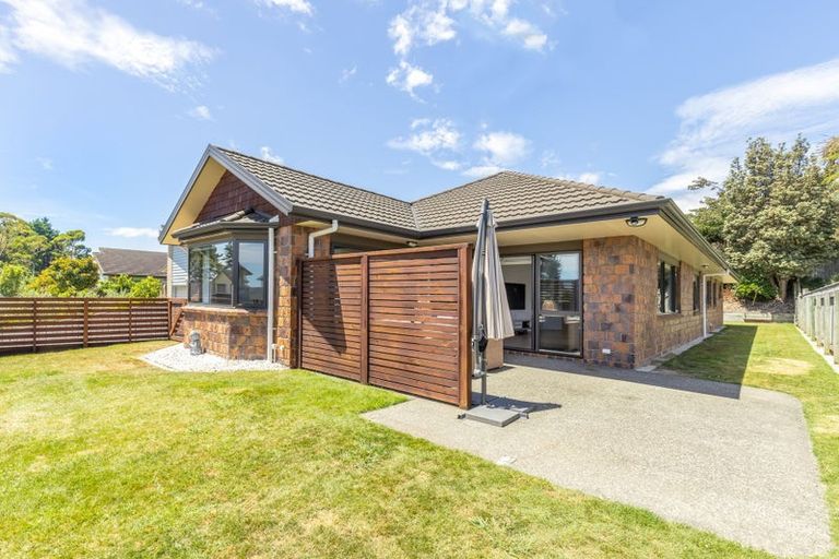 Photo of property in 22 Bluewater Place, Paraparaumu, 5032
