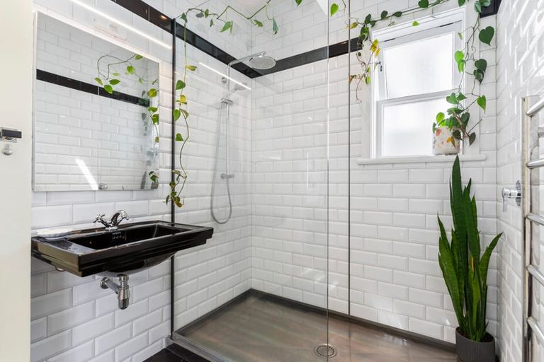 Photo of property in 3/64 Victoria Road, Devonport, Auckland, 0624