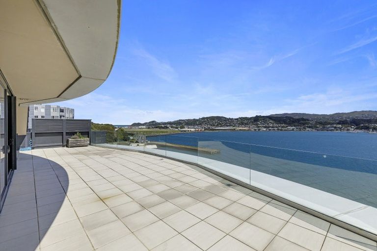 Photo of property in Shelley Bay Terraces, 23/61 Maupuia Road, Maupuia, Wellington, 6022