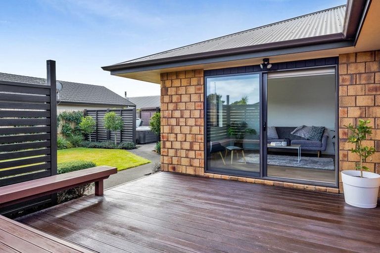 Photo of property in 5 Marlin Terrace, Bell Block, New Plymouth, 4312