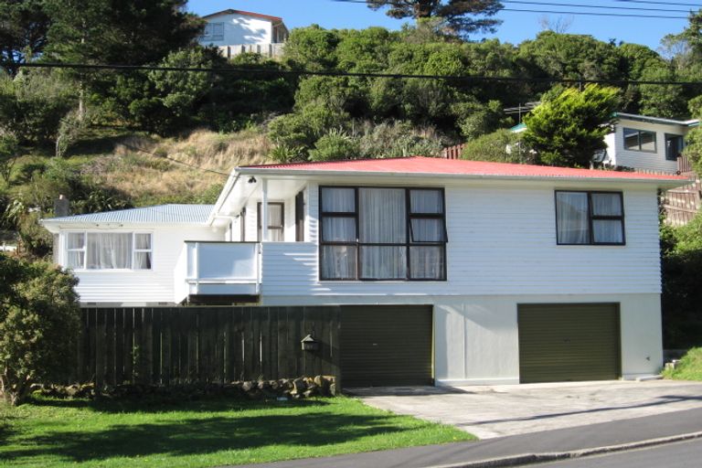 Photo of property in 27 Black Rock Road, Newlands, Wellington, 6037