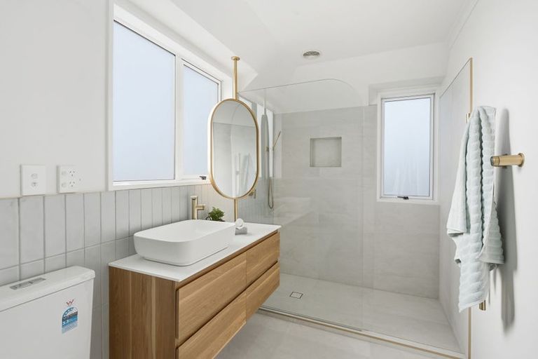 Photo of property in 139 Memorial Avenue, Burnside, Christchurch, 8053