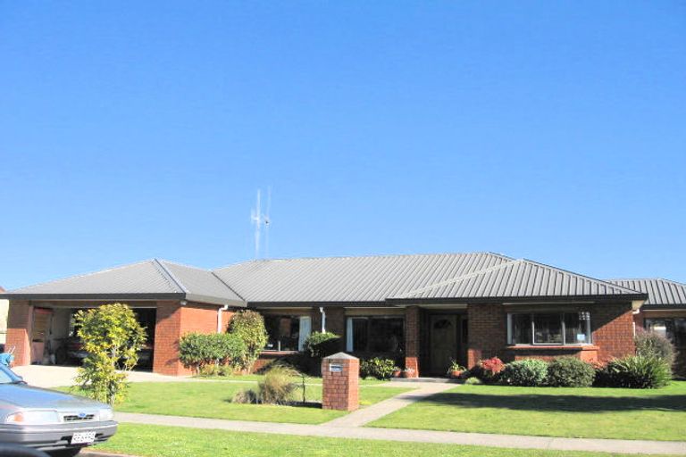 Photo of property in 17 Caversham Drive, Rototuna, Hamilton, 3210