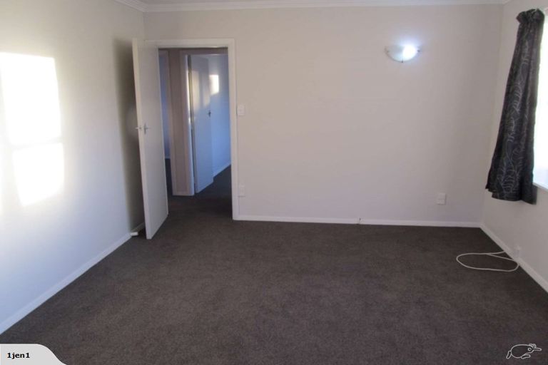 Photo of property in 1/31 Hillside Drive, Maoribank, Upper Hutt, 5018