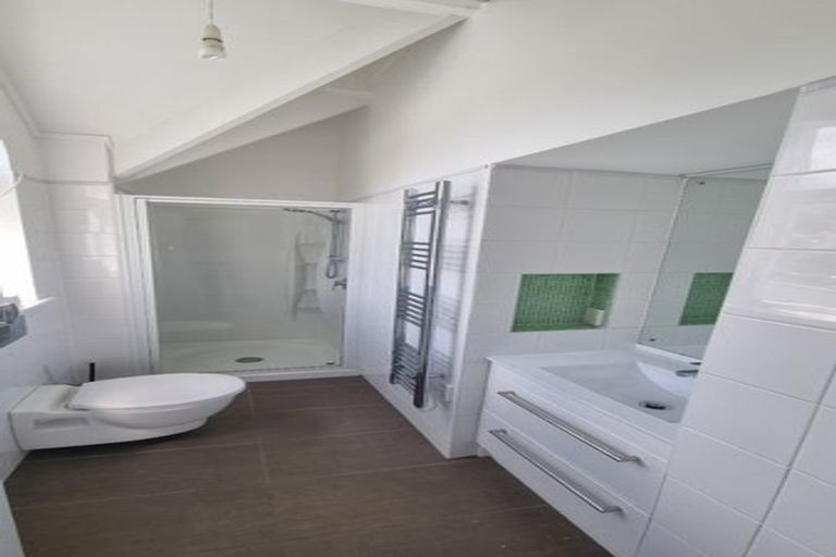 Photo of property in 41 Farm Road, Northland, Wellington, 6012