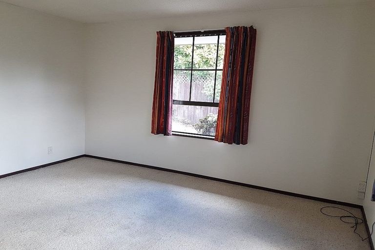 Photo of property in 48 Bellingham Place, Avonhead, Christchurch, 8042