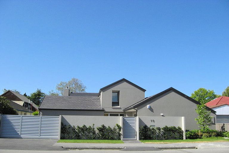 Photo of property in 19 Woodford Terrace, Ilam, Christchurch, 8053