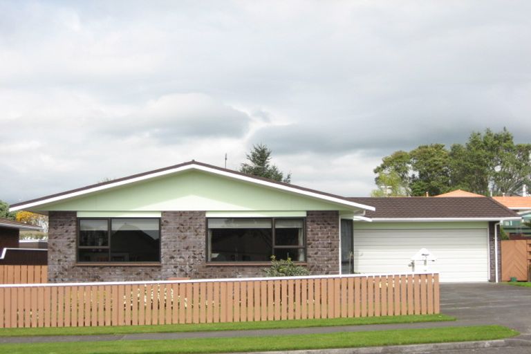 Photo of property in 12 Poplar Grove, Whalers Gate, New Plymouth, 4310