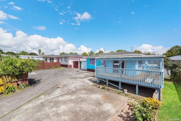 Photo of property in 1/5 Astral Place, Clover Park, Auckland, 2019