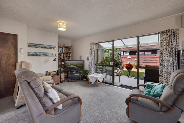 Photo of property in 2 Ngarimu Place, Mount Maunganui, 3116
