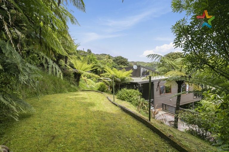 Photo of property in 24 Summit Road, Fairfield, Lower Hutt, 5011