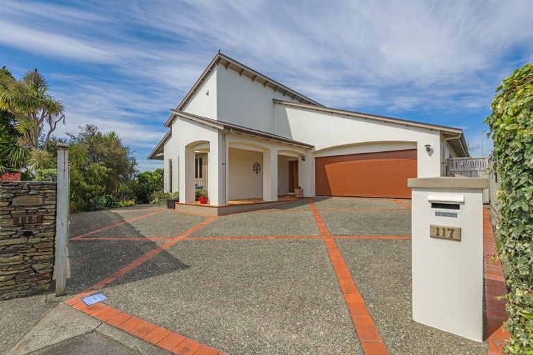 Photo of property in 117 Ruapehu Drive, Fitzherbert, Palmerston North, 4410