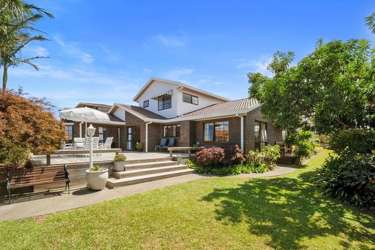 Photo of property in 33 Renoir Street, West Harbour, Auckland, 0618