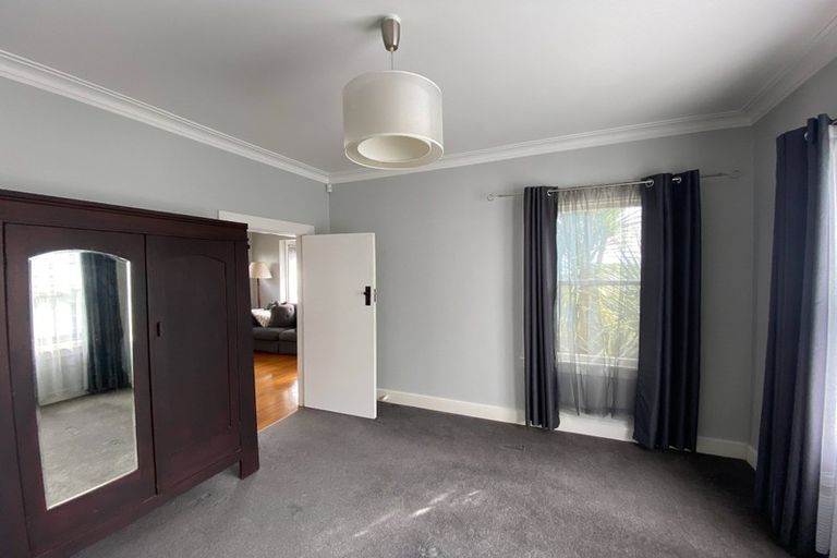 Photo of property in 140 Titirangi Road, New Lynn, Auckland, 0600