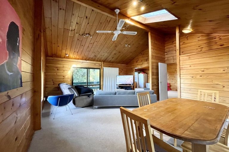 Photo of property in 25 Emlyn Place, Torbay, Auckland, 0630