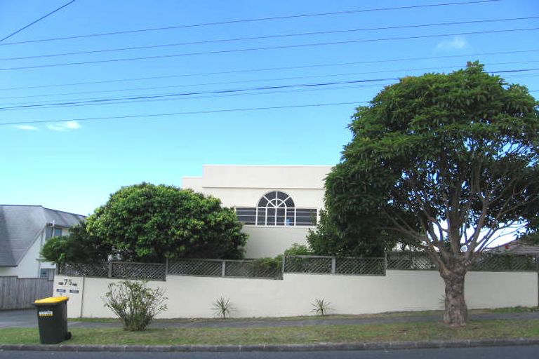 Photo of property in 1/75 Deep Creek Road, Waiake, Auckland, 0630