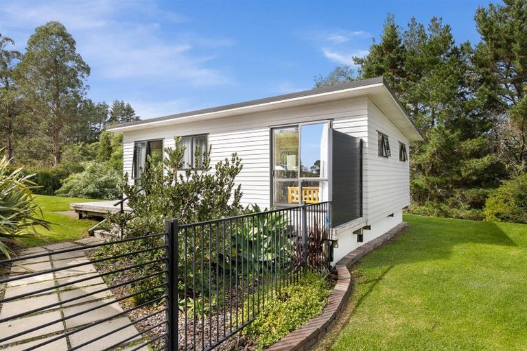 Photo of property in 47 Terry Smyth Drive, Kumeu, 0892