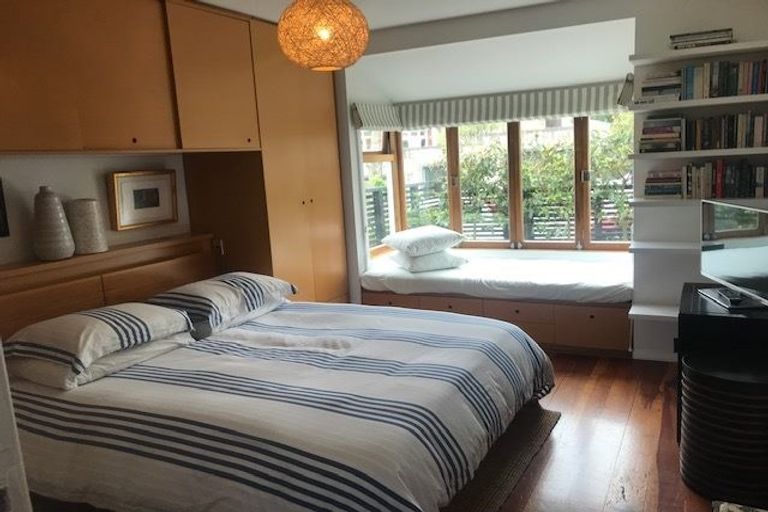 Photo of property in 92 Elizabeth Street, Mount Victoria, Wellington, 6011