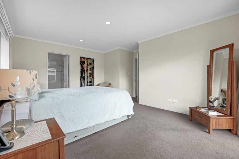 Photo of property in 11 Murray Becroft Avenue, Henderson Valley, Auckland, 0612