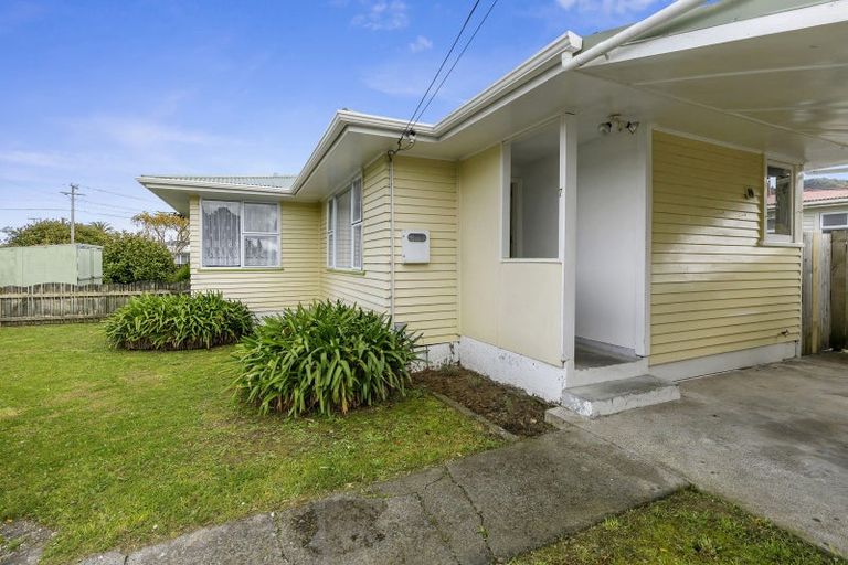 Photo of property in 7 Benge Crescent, Clouston Park, Upper Hutt, 5018