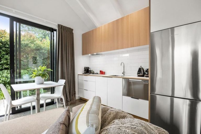 Photo of property in 26 Norwood Road, Bayswater, Auckland, 0622